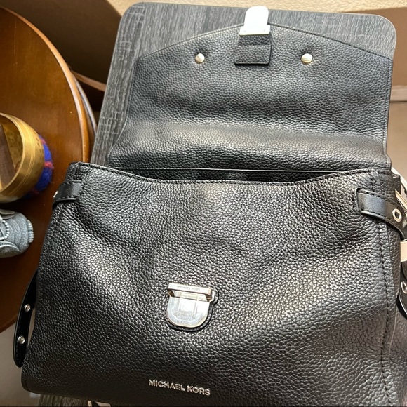 NWOT! Michael Kors Bristol Floral Appliqué Top Handle Crossbody - Picture 12 of 14